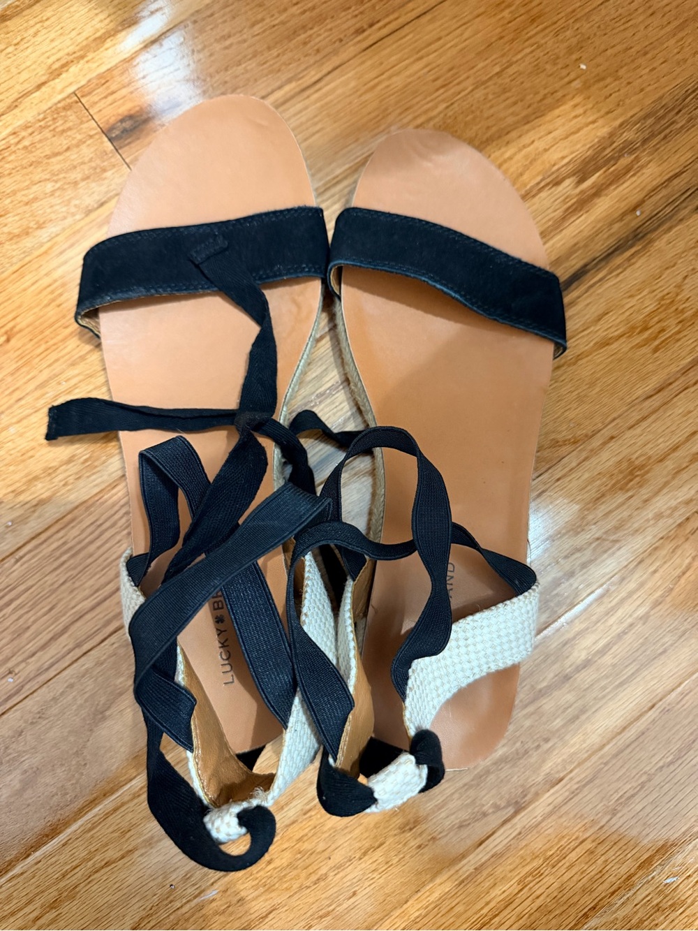 NWOT Lucky Brand Black and Cream Wrap Tie Flat Sandals
